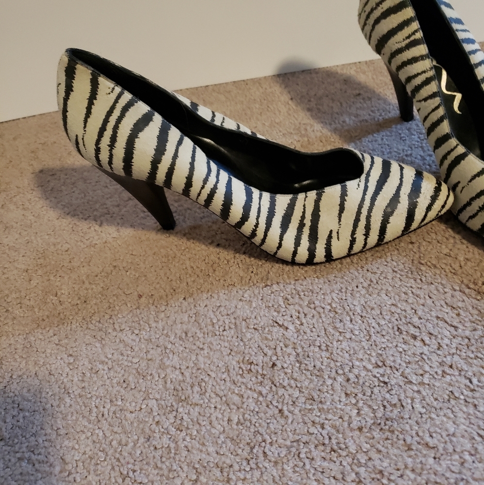 Zebra pumps